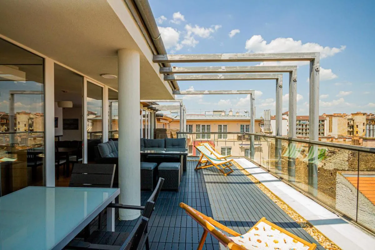 Image 5 of Luxury Apartment with balcony in Downtown