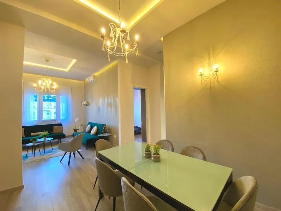 Image 3 of Luxury Buda