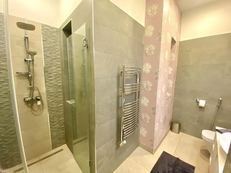 Image 6 of Luxury Buda