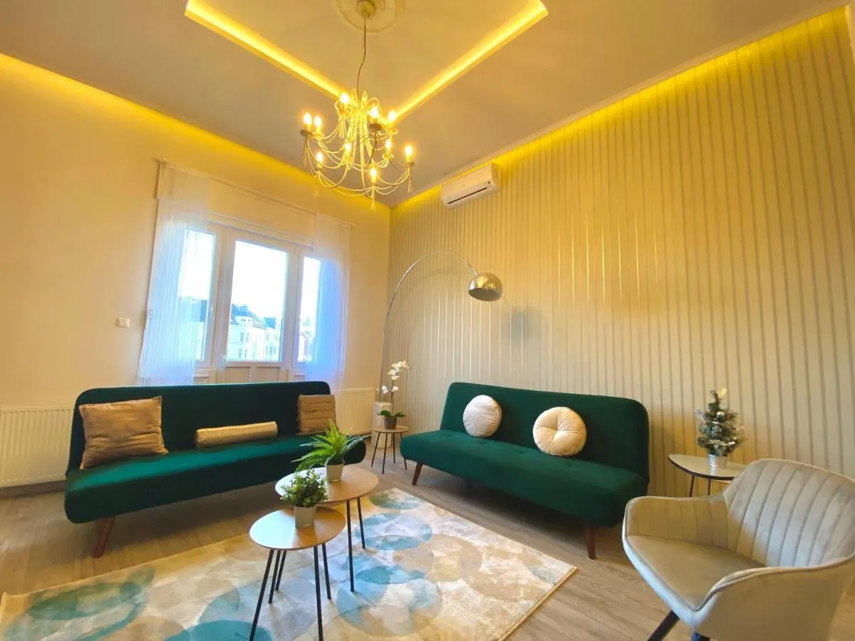 Image 2 of Luxury Buda
