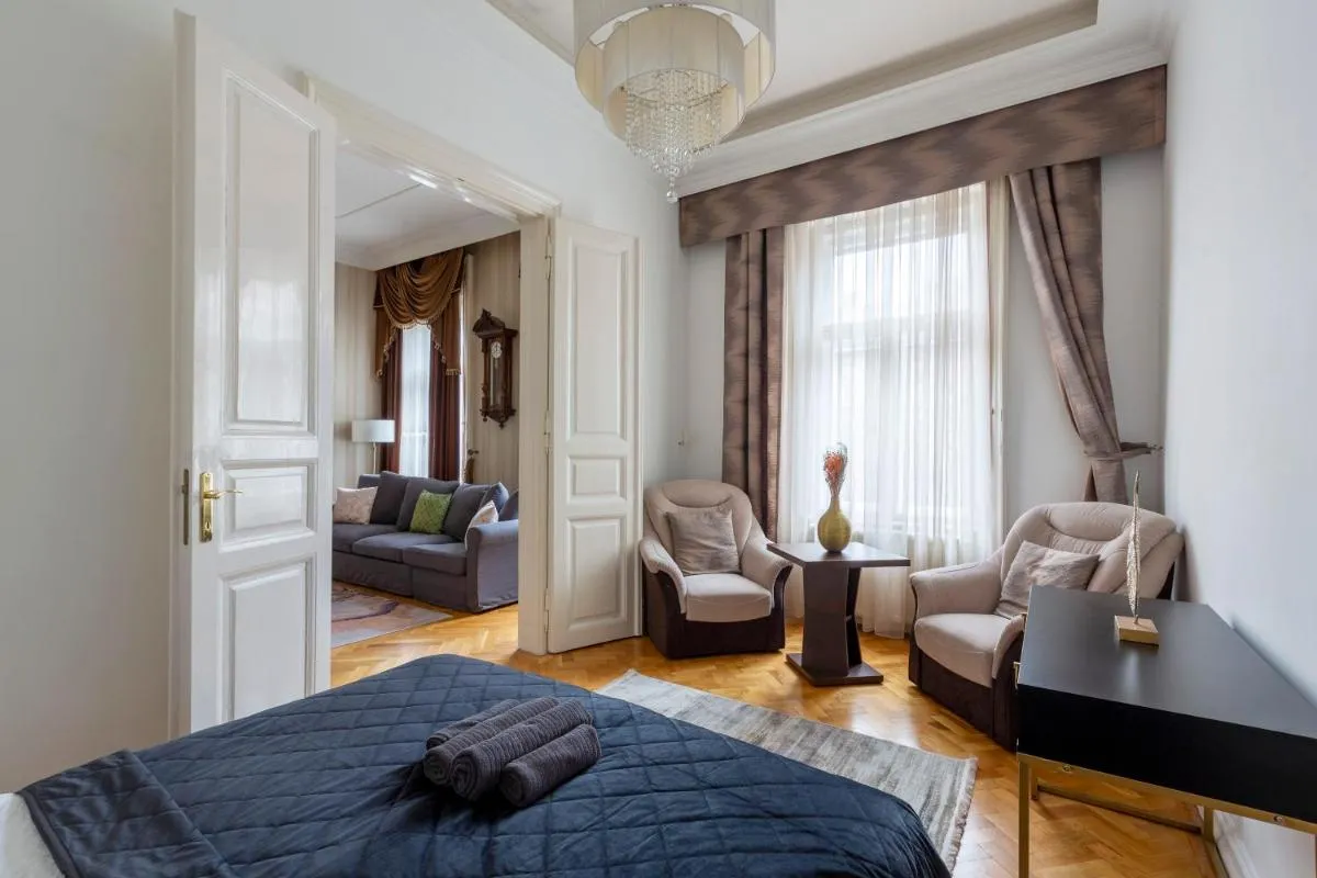 Image 1 of Luxury Central Home next to the New York Café