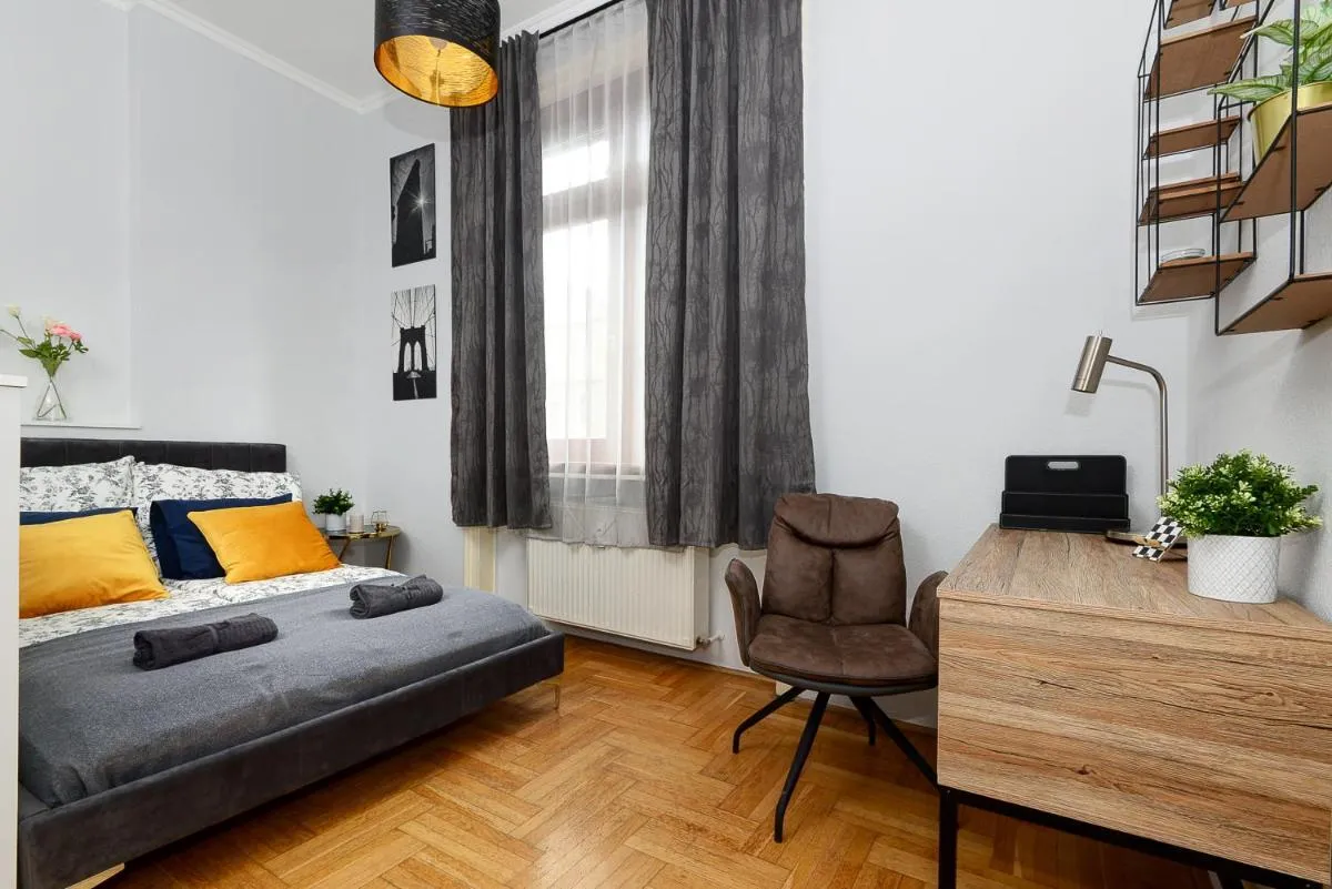 Image 1 of Luxury Central Residence 2 R162