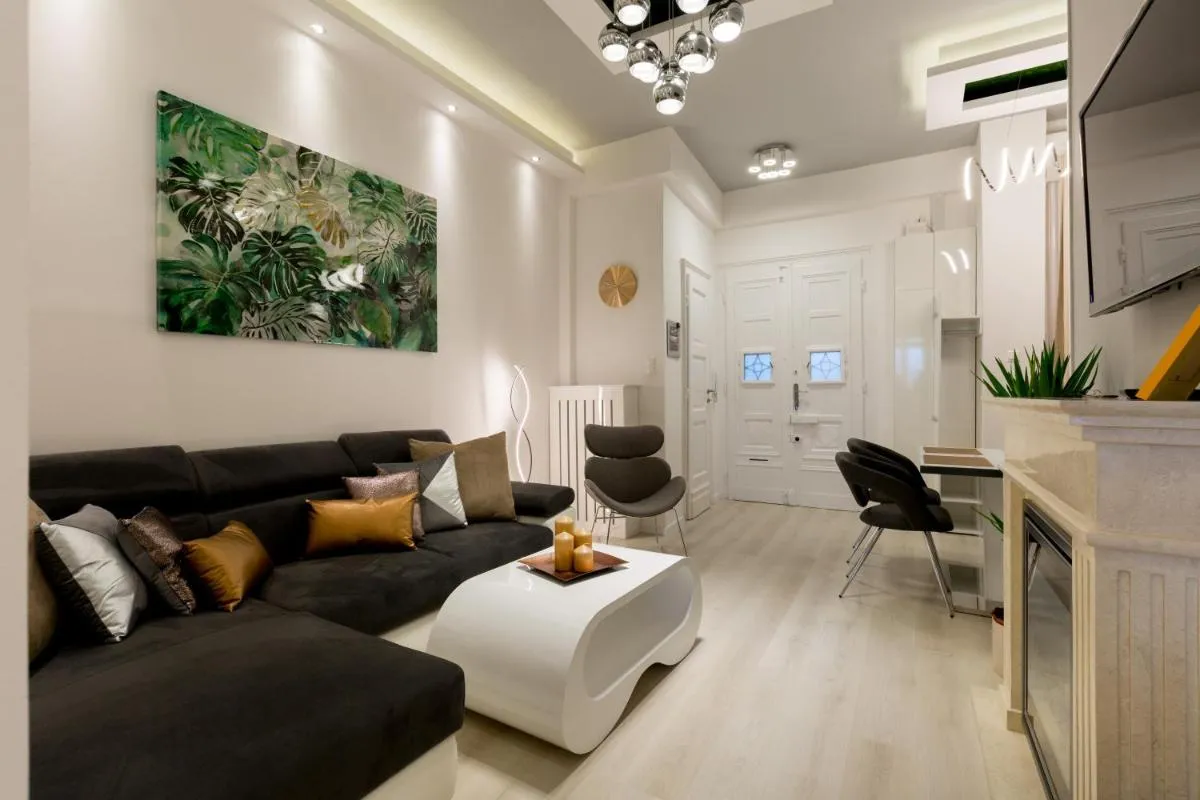 Image 4 of Luxury Dream Home In The Absolute Center