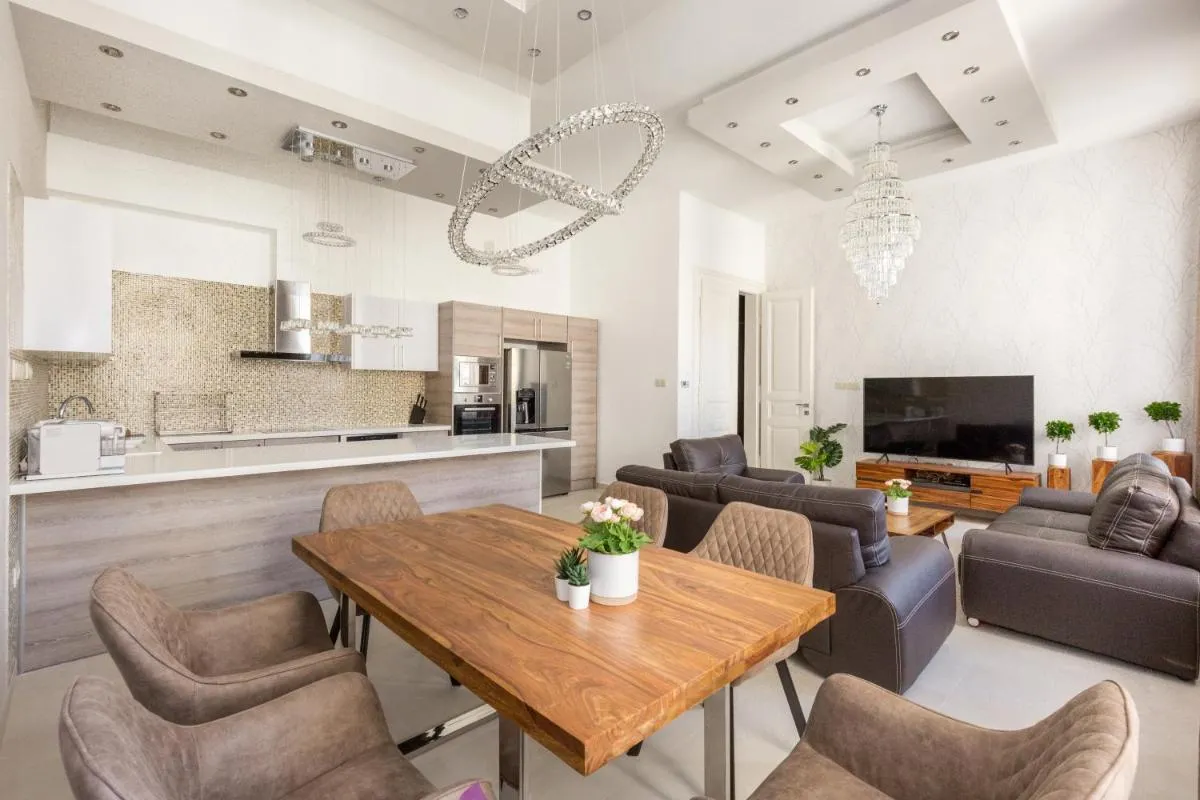 Image 2 of Luxury Dream Home at The Basilica 3BR/2BATH