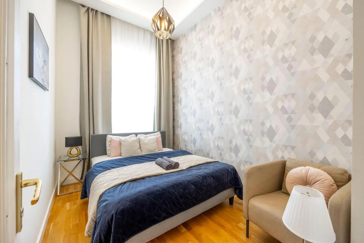 Image 1 of Luxury Quentin Apartment 3 BEDRM, 2 BATHRM