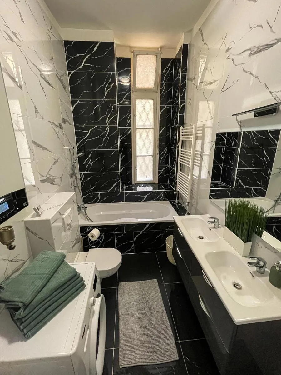 Image 3 of Luxury Riverside Panorama Apartment