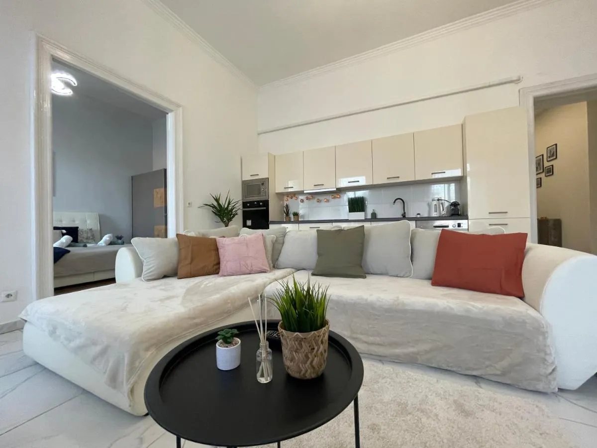 Image 2 of Luxury Riverside Panorama Apartment