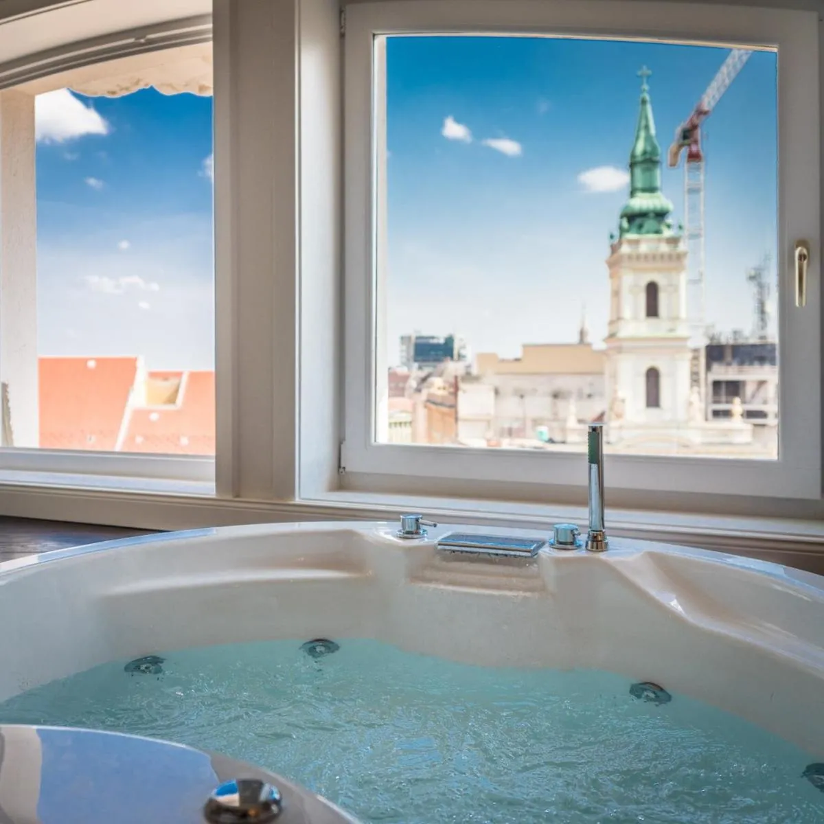 Image 3 of Luxury Suites Down Town
