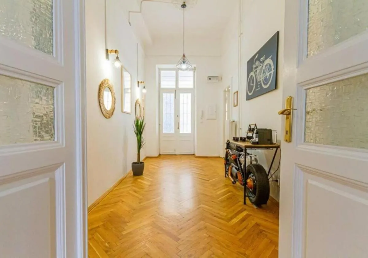 Image 3 of Luxury apartment by the famous Vaci street