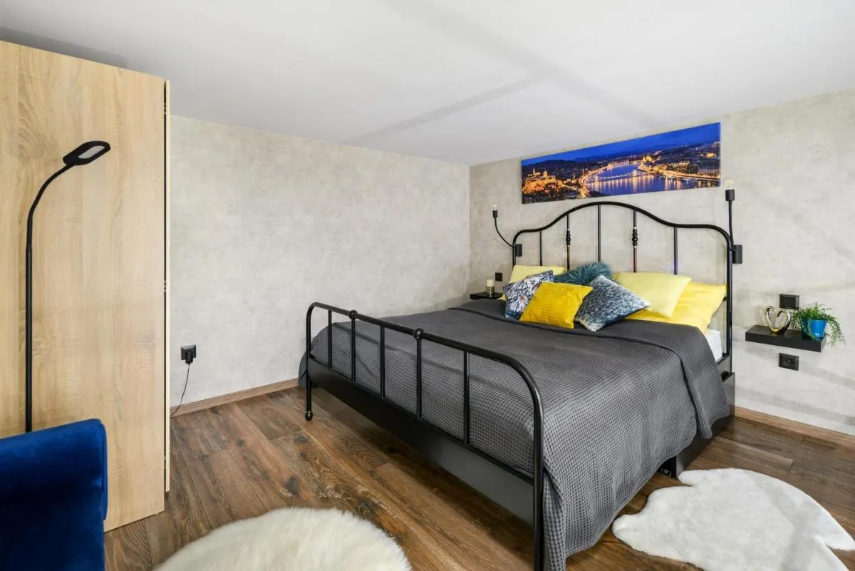 Image 6 of Luxury apartment in the city center with parking