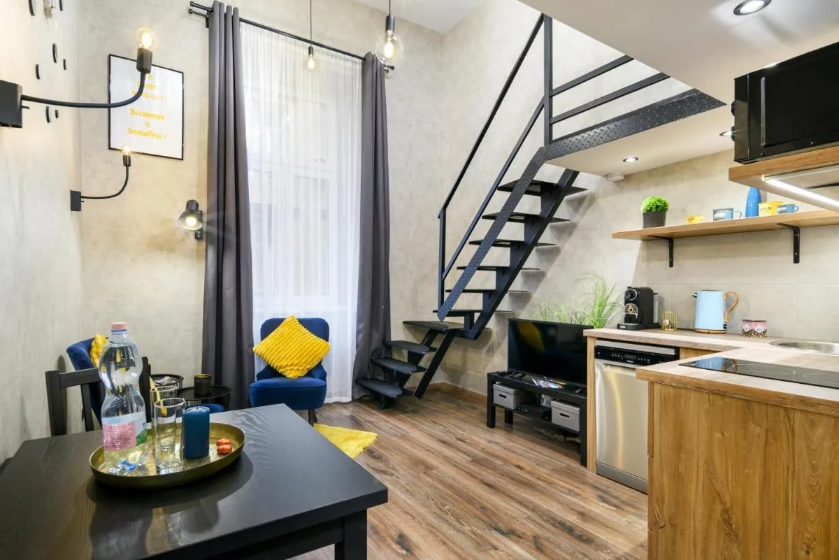 Image 3 of Luxury apartment in the city center with parking