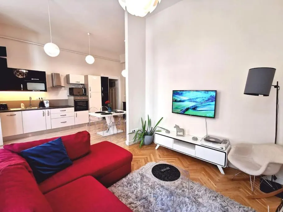 Image 2 of Luxury apartment near Astoria with AC