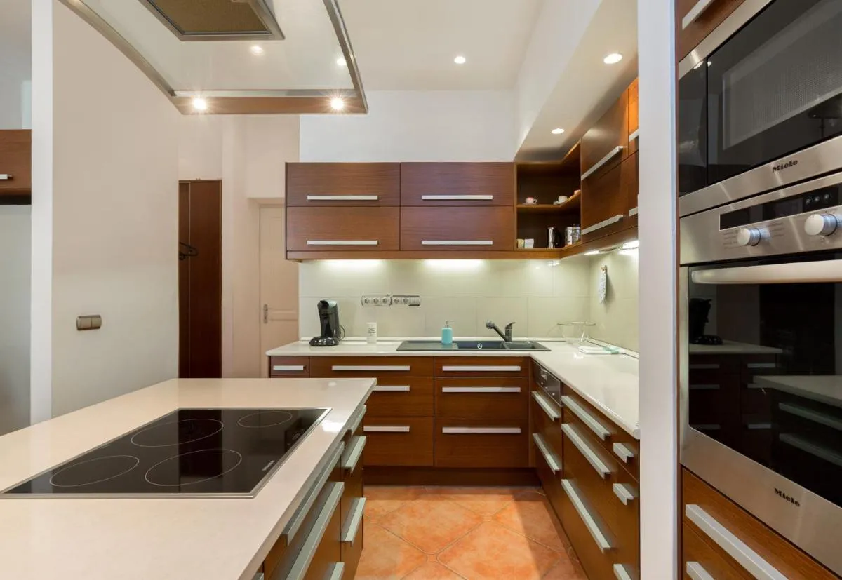 Image 3 of Luxury central Apartment