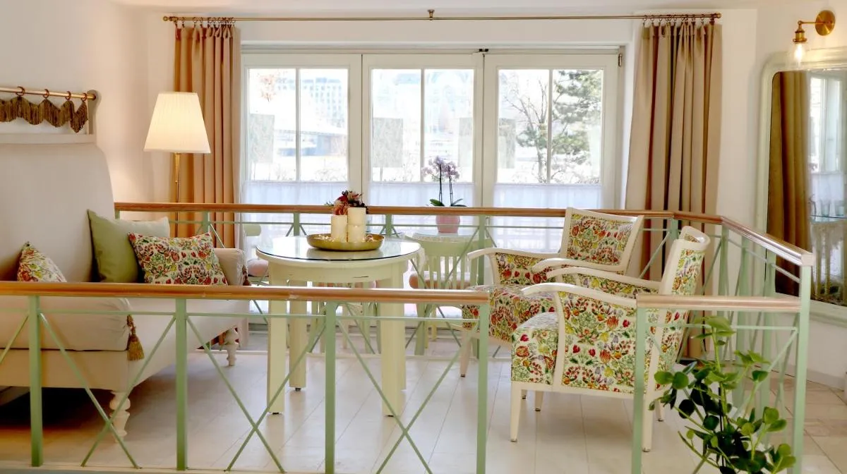 Image 2 of MARVELOSA APARTMENT – Central by the Chain Bridge