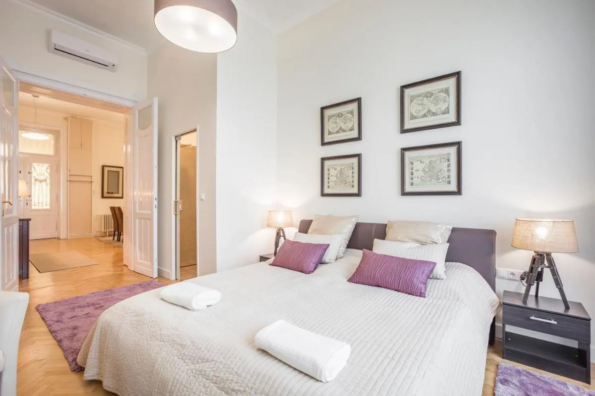 Image 1 of MODERNIZED Unique Huge Central Apartment On 135sqm