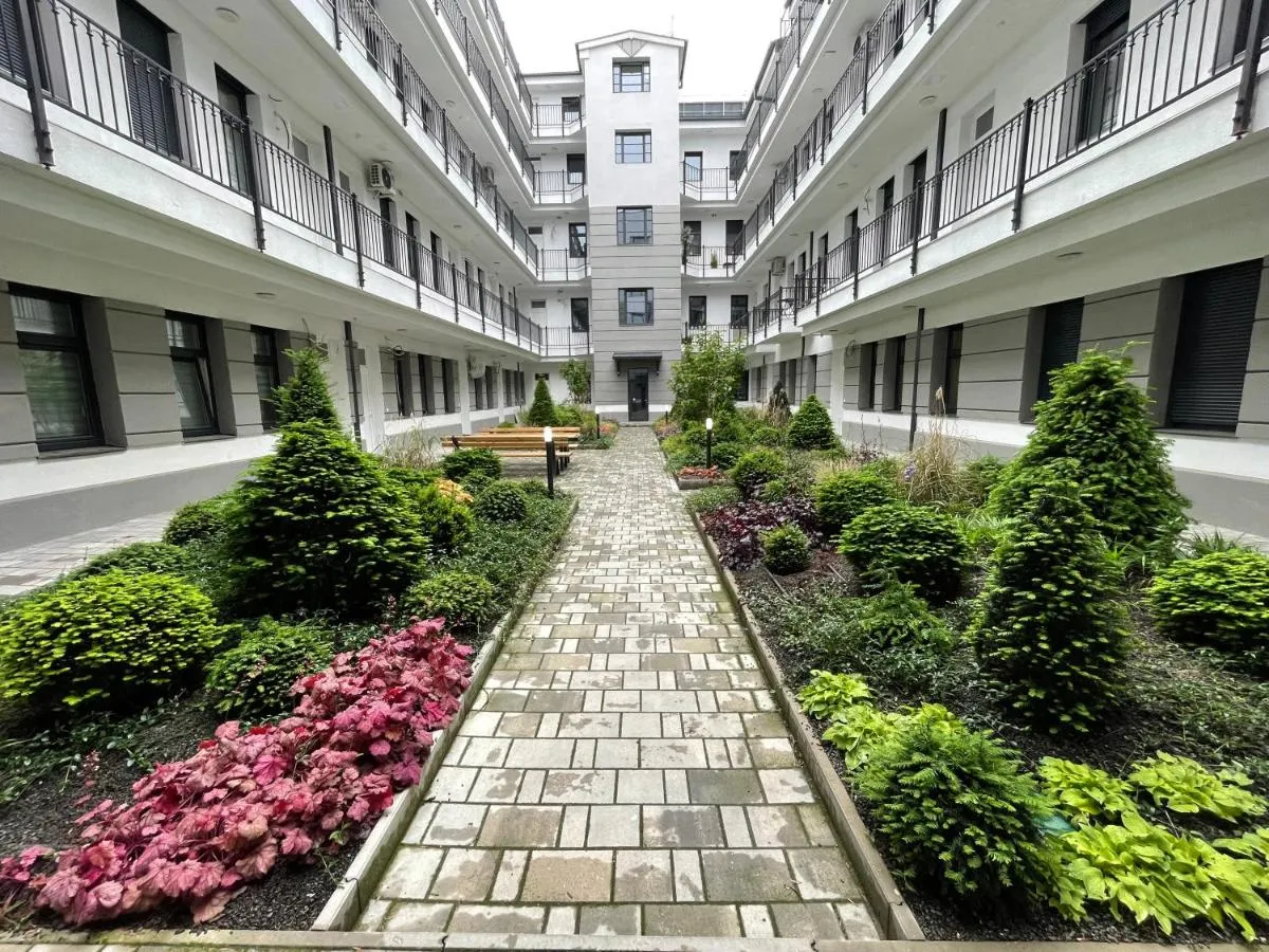 Image 5 of Magnolia GreenTop Apartment