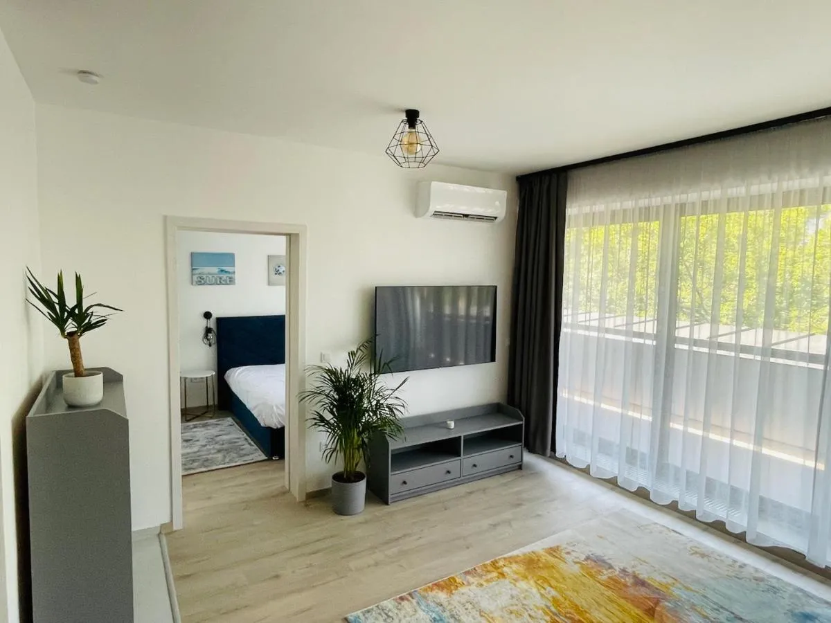 Image 6 of Magnolia GreenTop Apartment