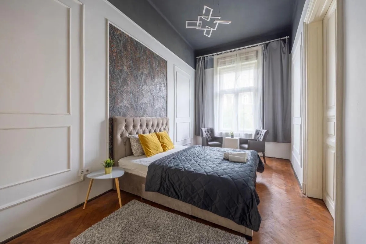 Image 2 of Majestic Central Residence on the Joseph Boulevard