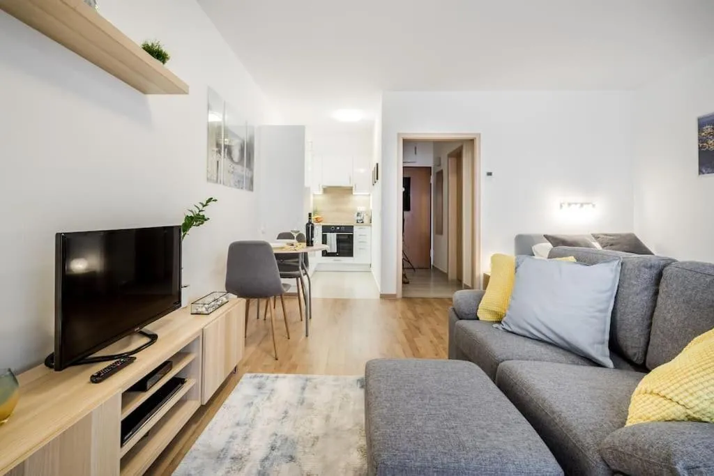 Image 4 of Marina apartment at Danube – FREE PRIVATE PARKING!