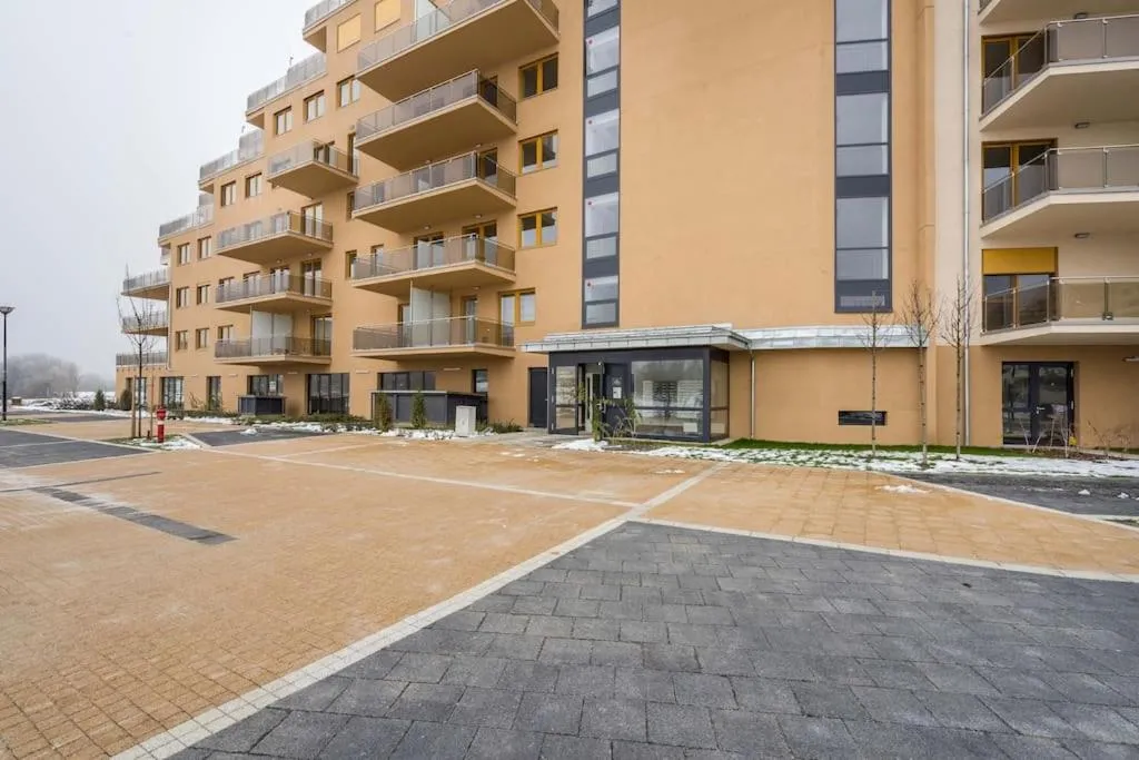 Image 5 of Marina apartment at Danube – FREE PRIVATE PARKING!