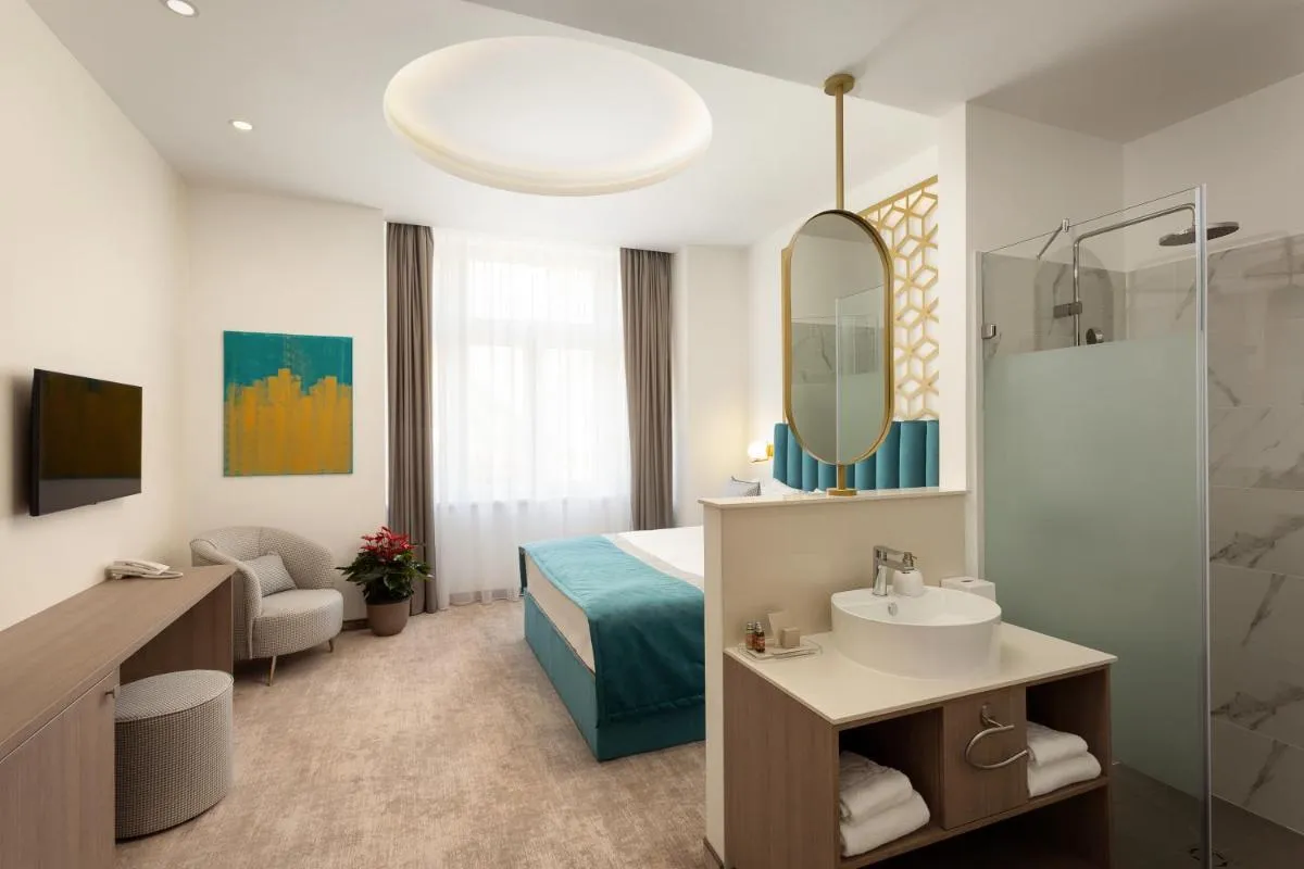 Image 1 of Mera Hotel