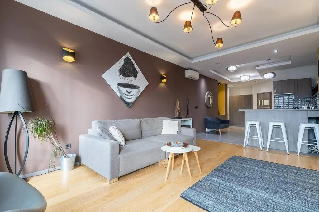 Image 3 of Midtown Artistic Apartment