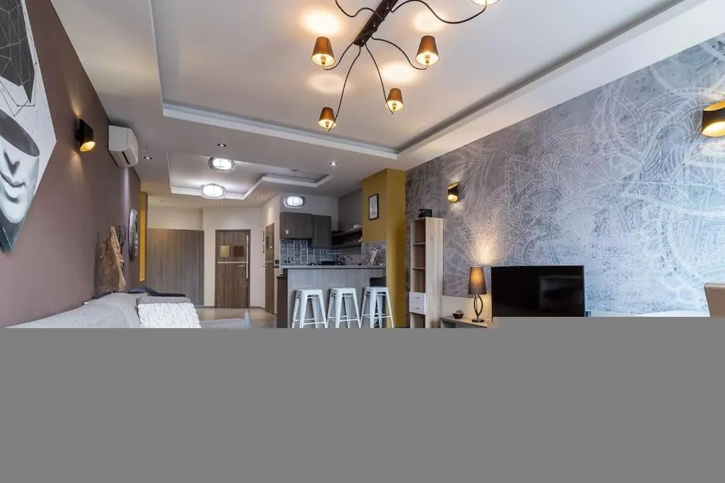 Image 4 of Midtown Artistic Apartment