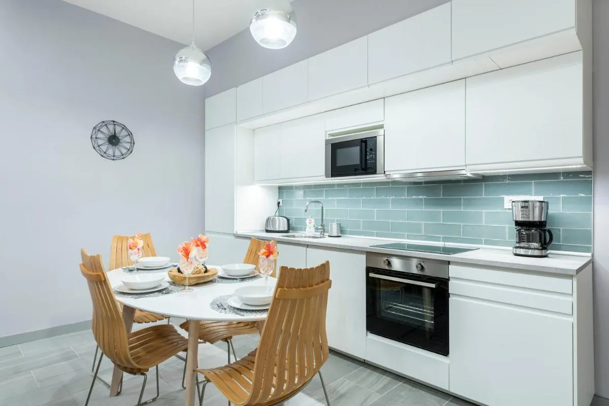 Image 1 of Modern 2 bedroom apartment with free airport transfer