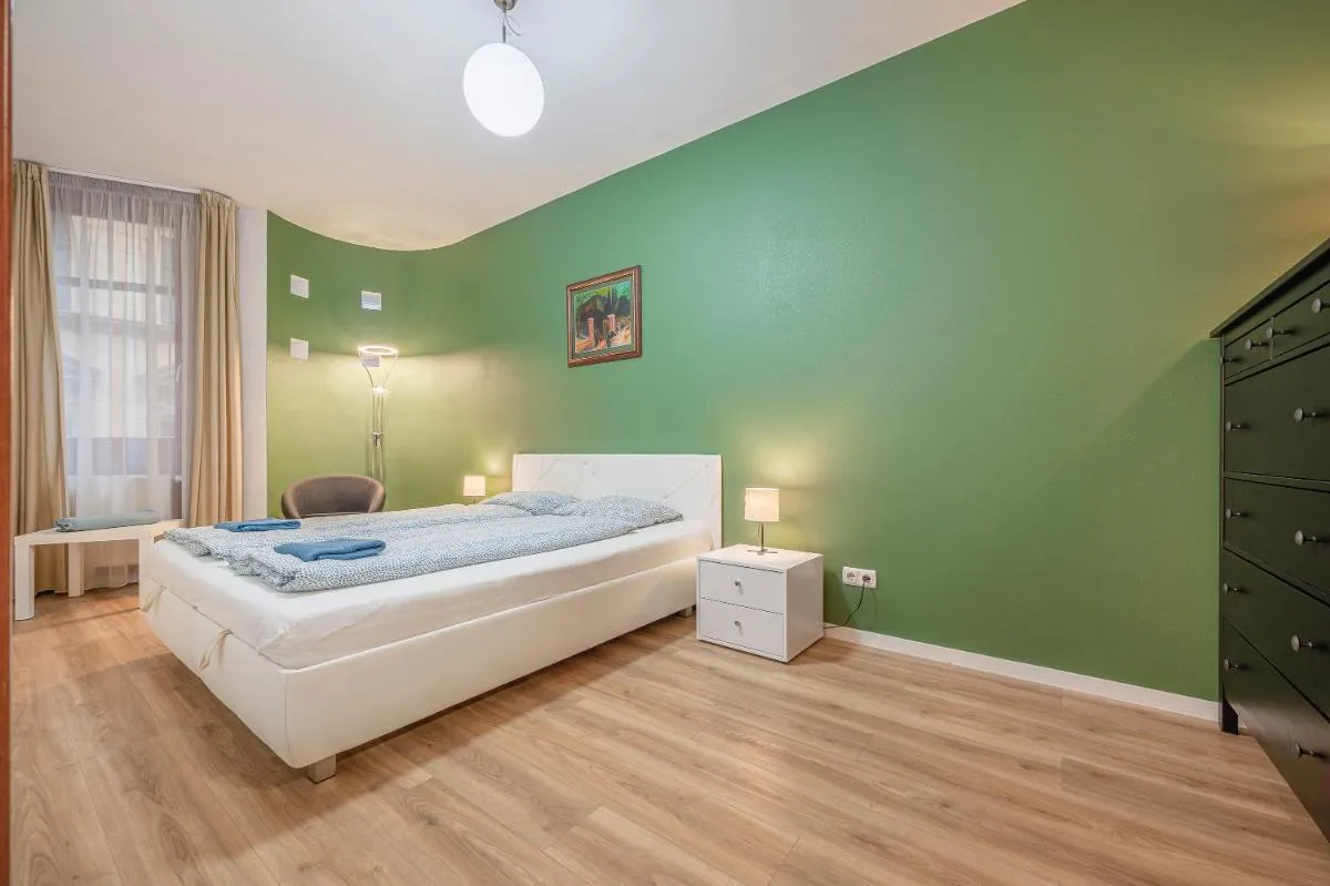 Image 6 of Modern Apartment With Garage