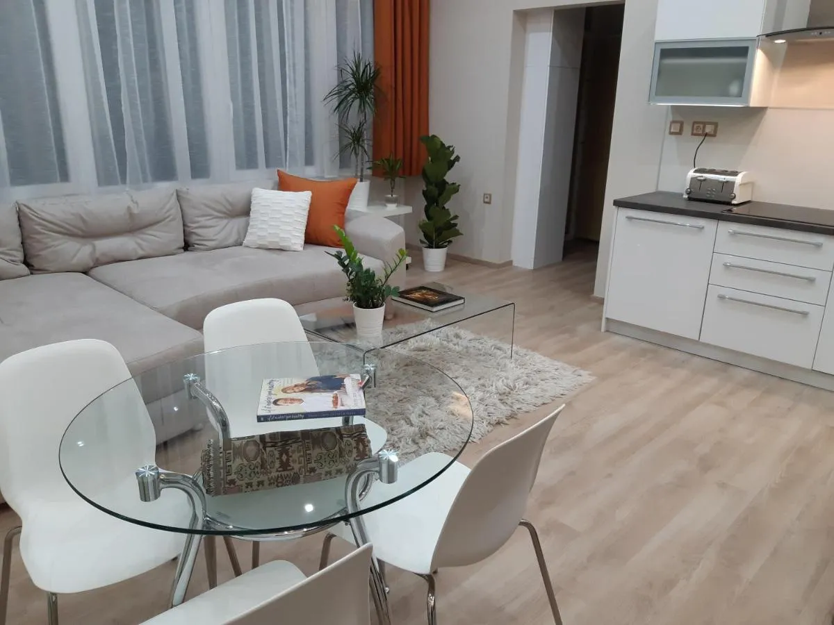 Image 6 of Modern, Quiet & Cozy Apartment in the middle of Downtown near Danube at Fashion street
