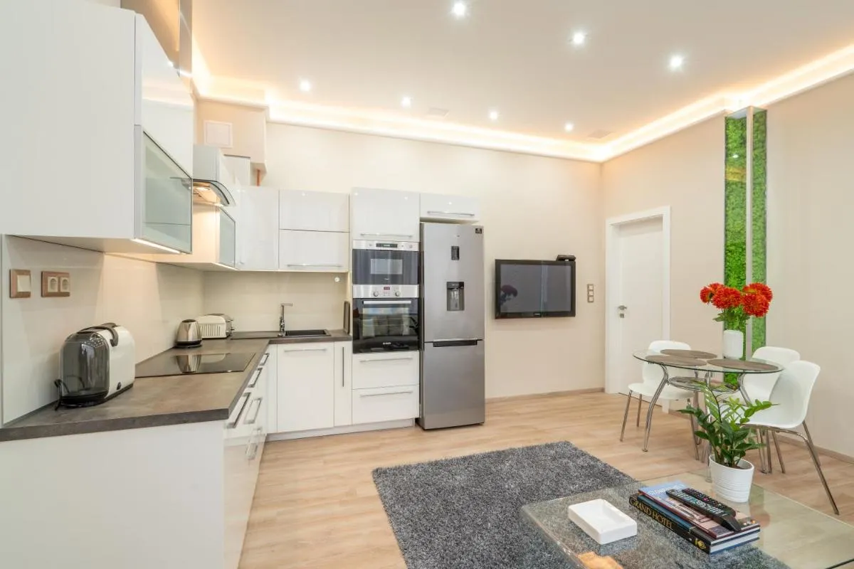 Image 4 of Modern, Quiet & Cozy Apartment in the middle of Downtown near Danube at Fashion street