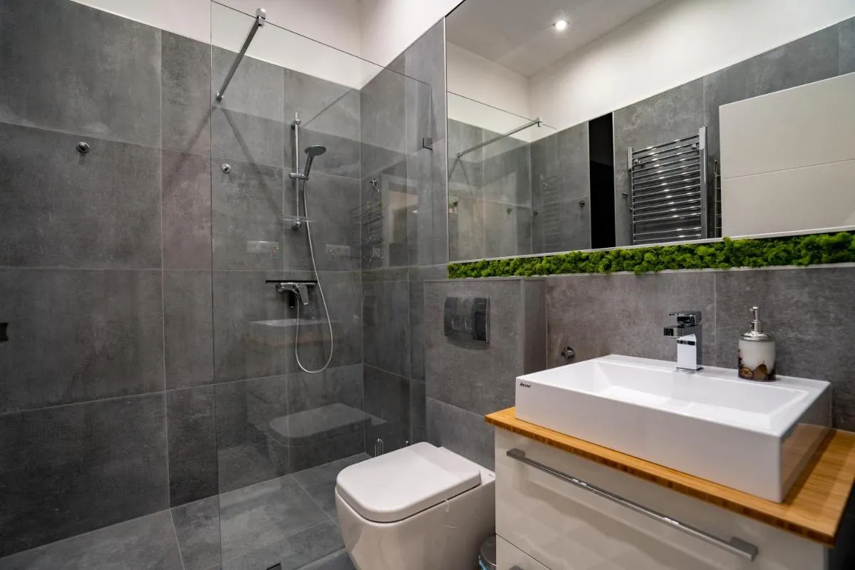 Image 2 of Modern, Quiet & Cozy Apartment in the middle of Downtown near Danube at Fashion street