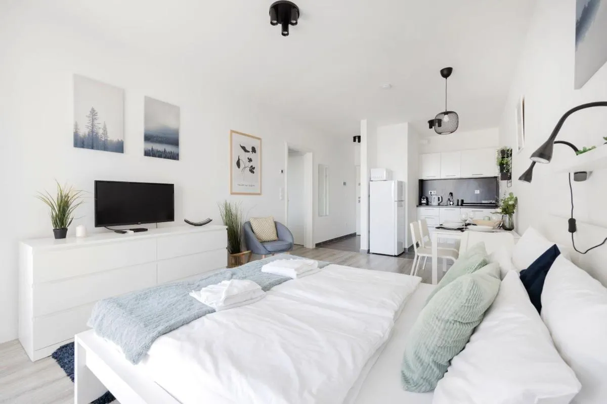 Image 5 of Modern Riverfront Apartment with Free Parking