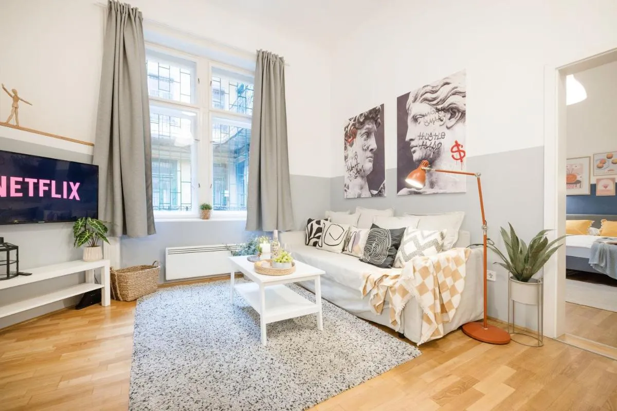 Image 6 of Most Central Budapest Home – 2 min to NewYork Cafe