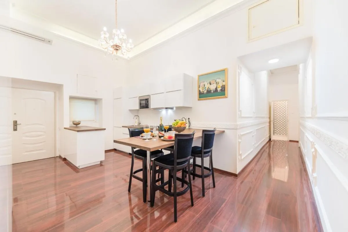 Image 3 of Music Academy Suite Café Vian Apartman Kft