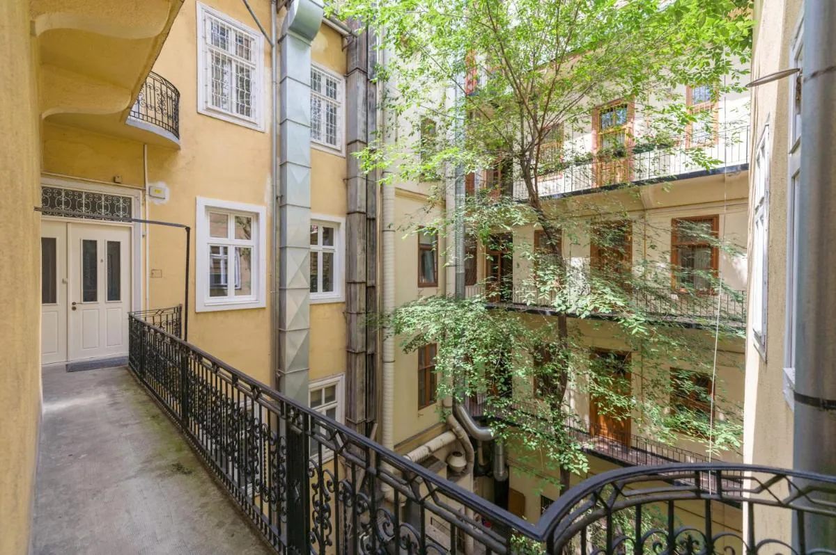 Image 5 of Music Academy Suite Café Vian Apartman Kft