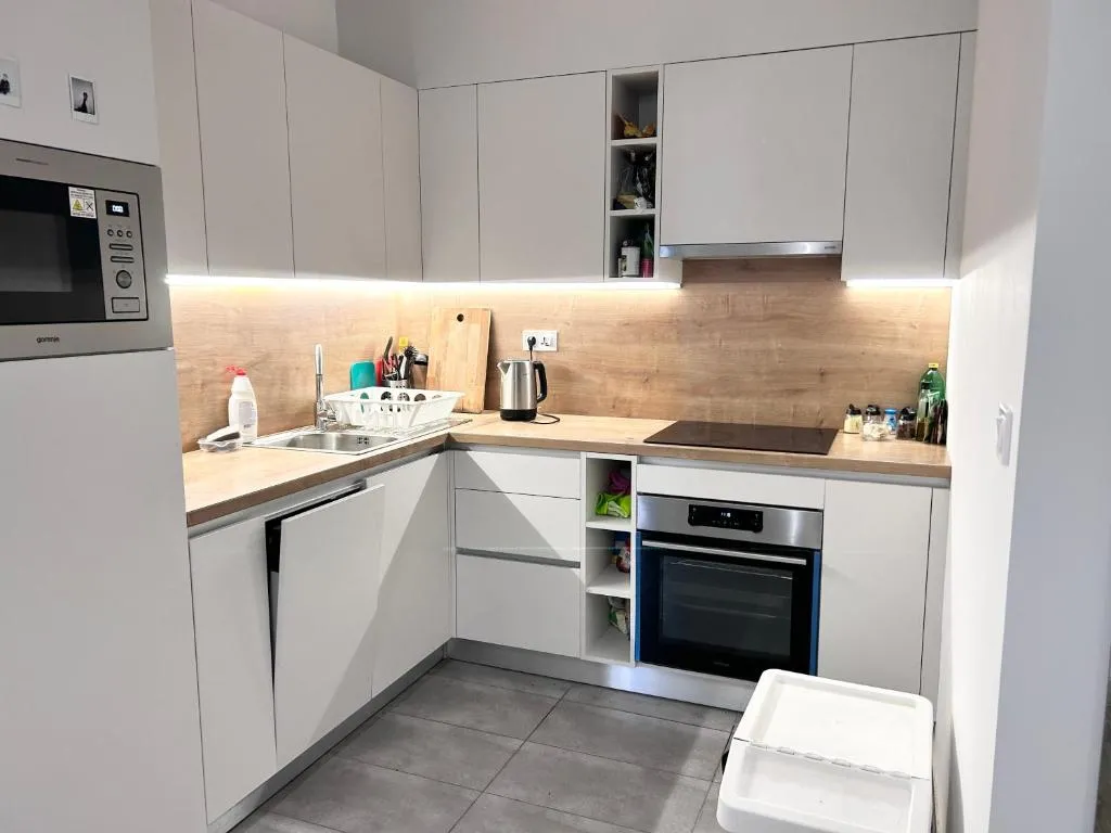 Image of New 2022 Family&Friends Downtown AC 3BR 2BA FREE PARKING big Balcony near Metro&Train Station SELF CHECK-IN Apt