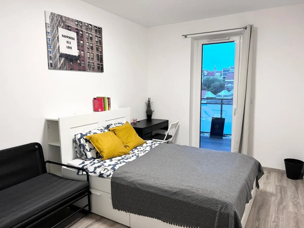 Image 6 of New 2022 Family&Friends Downtown AC 3BR 2BA FREE PARKING big Balcony near Metro&Train Station SELF CHECK-IN Apt