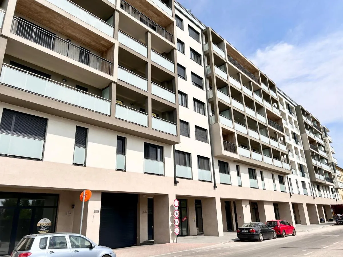 Image 1 of New 2022 Family&Friends Downtown AC 3BR 2BA FREE PARKING big Balcony near Metro&Train Station SELF CHECK-IN Apt