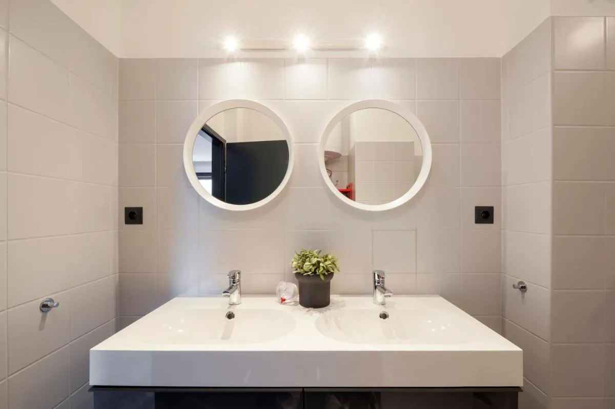 Image 2 of New Design Apartment by Gozsdu Court