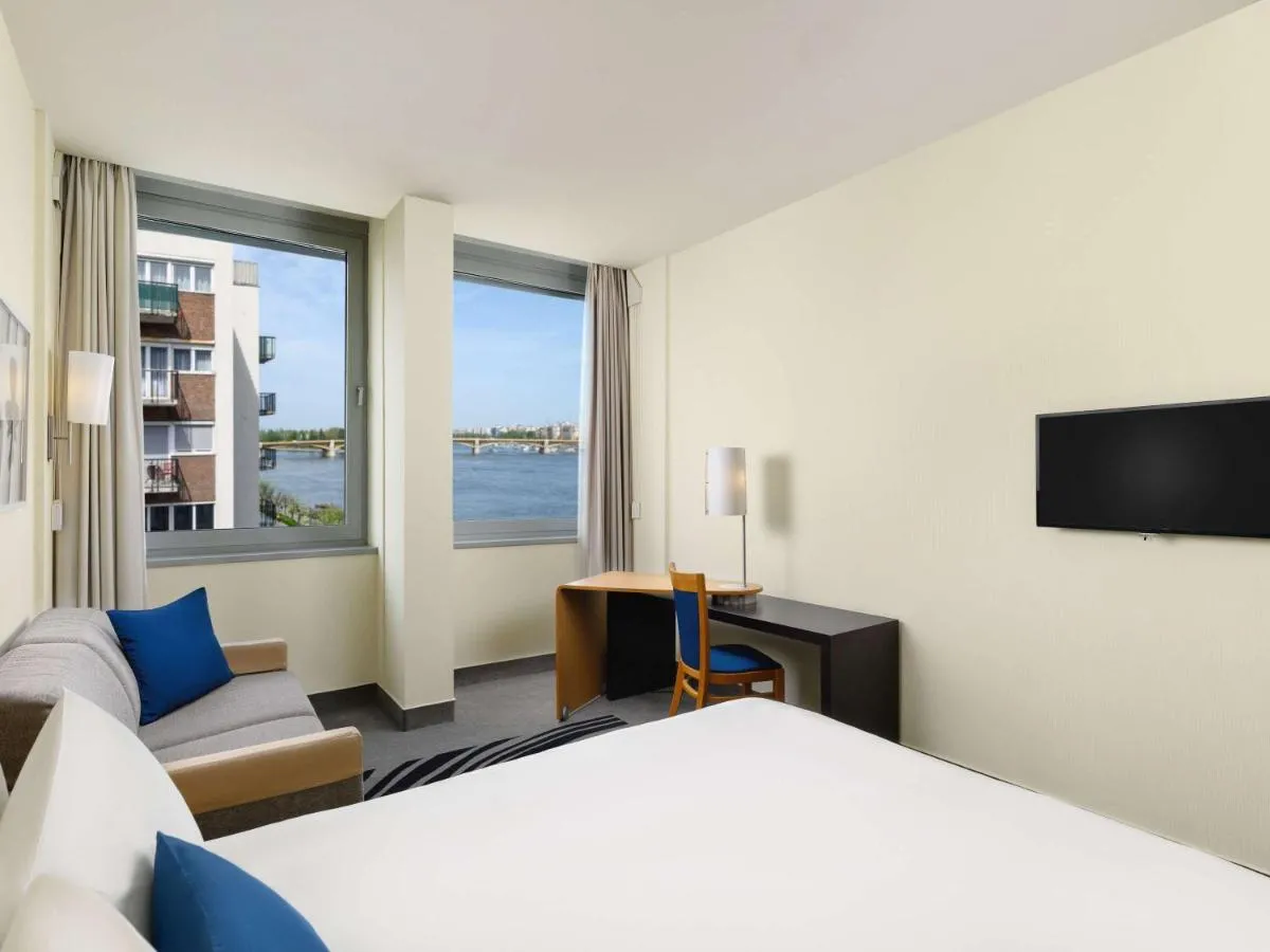 Image 3 of Novotel Budapest Danube