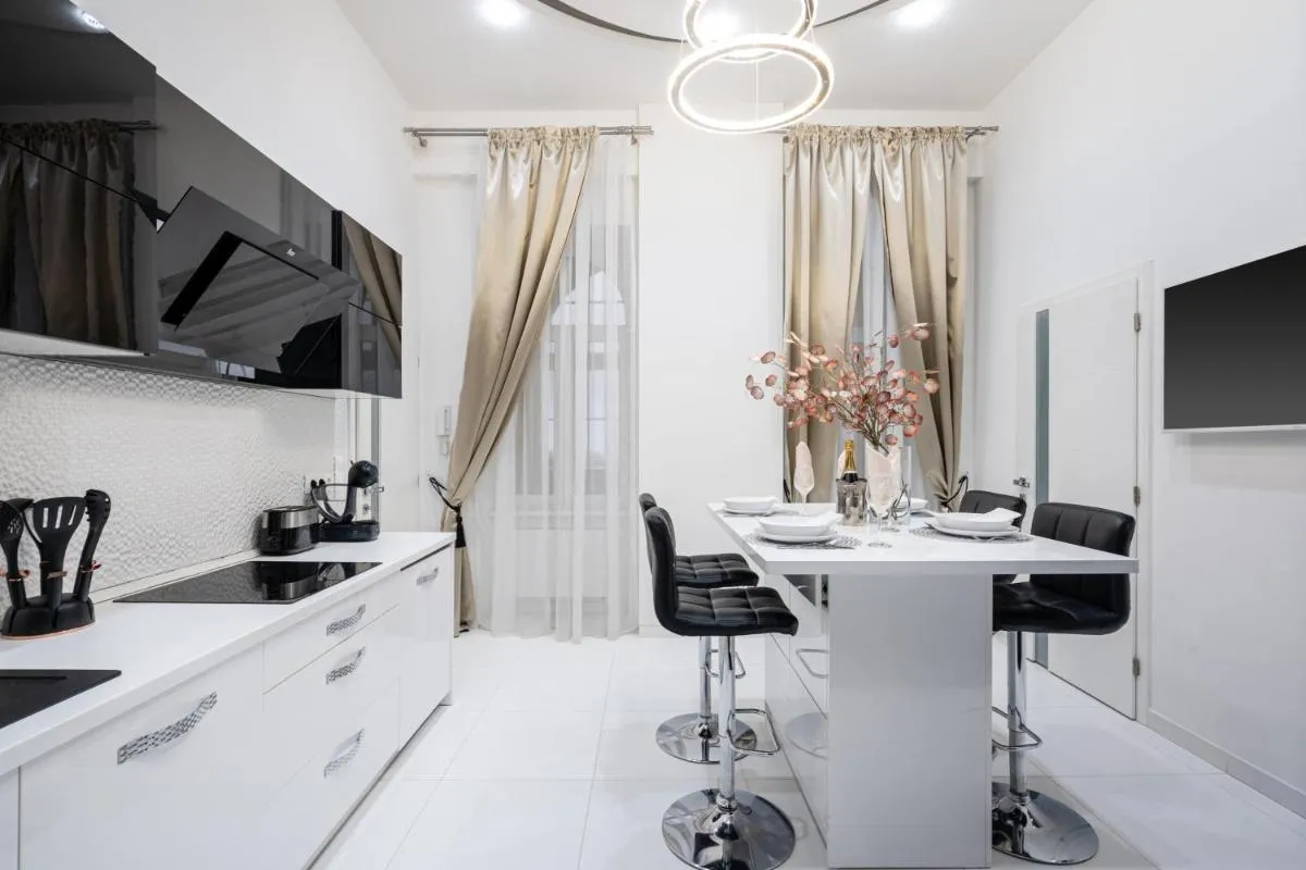 Image 6 of Opera Balkony Luxury Apartment