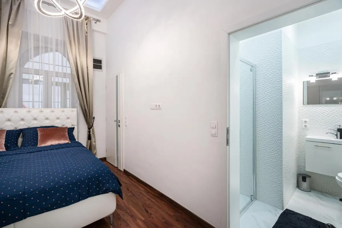 Image 3 of Opera Balkony Luxury Apartment