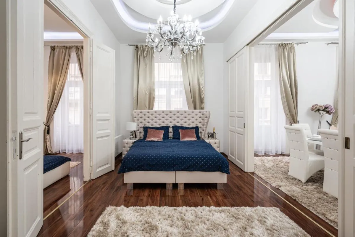 Image 4 of Opera Balkony Luxury Apartment