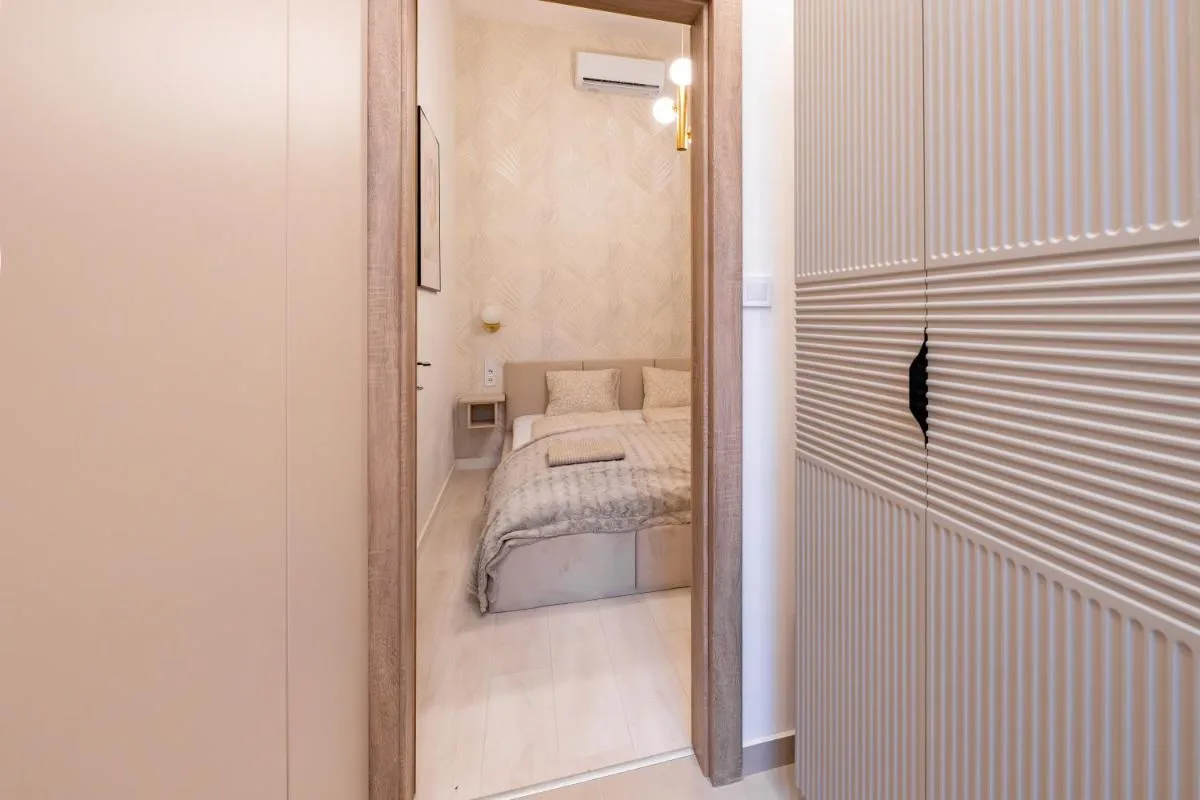 Image 6 of Opera residence (D10)
