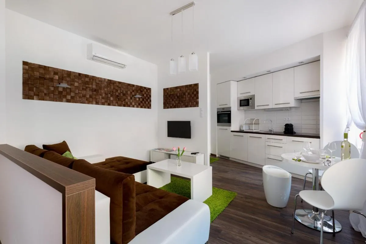 Image 3 of Parliament Dream Home In The Center