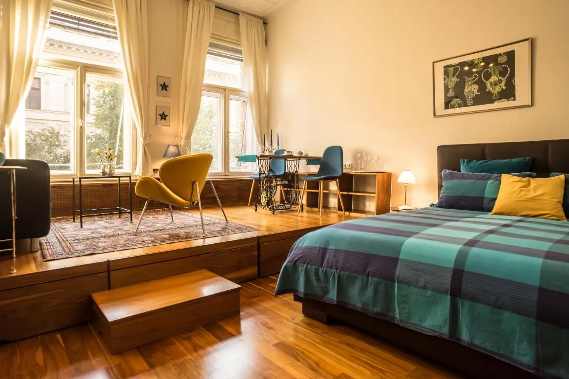 Image of Parliament Suite with a view