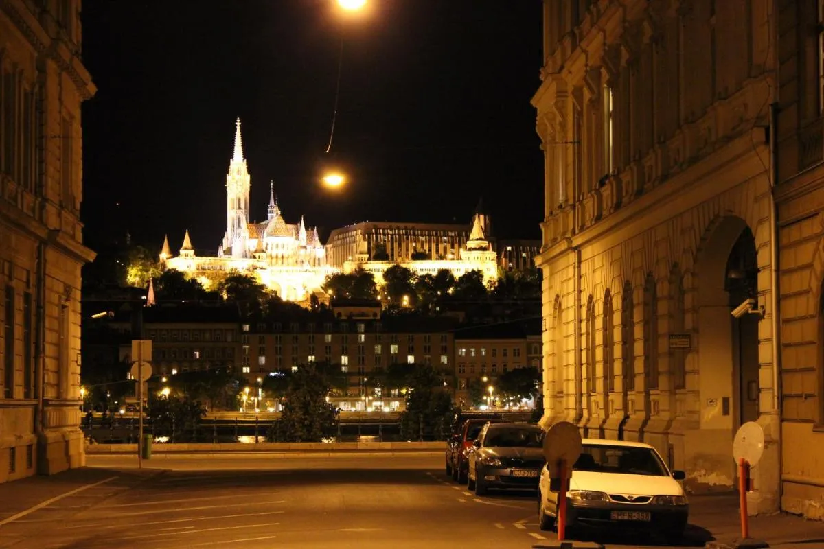 Image 5 of Parliment Luxury Apartment