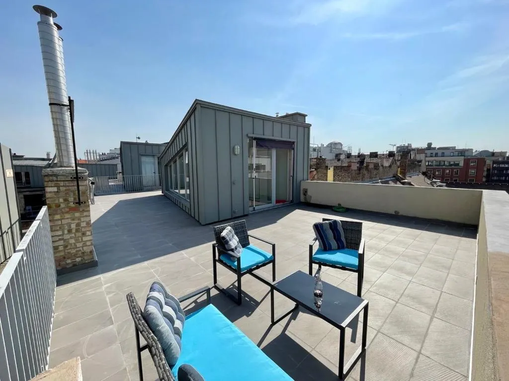 Image of Penthouse w Private Rooftop and Free parking