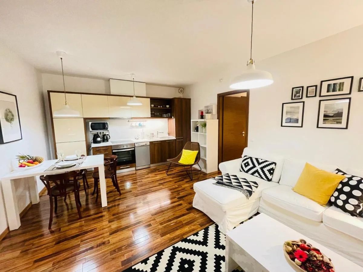 Image 3 of Peony Székely Mihály Apartment – Free Garage